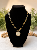 Circle pendant necklace